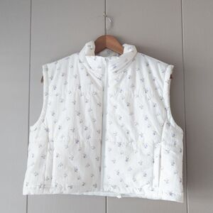 Thread & Supply White Floral Quilted Puffer Vest Purple/Cream - Medium